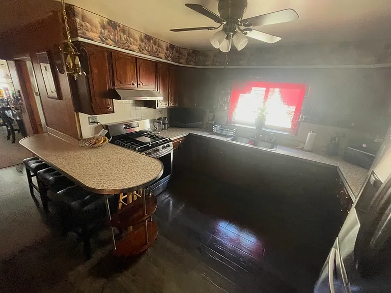 5105 W Roscoe St #2 — Photo 3