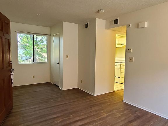 3rd image of 134 N Marengo Ave APT D