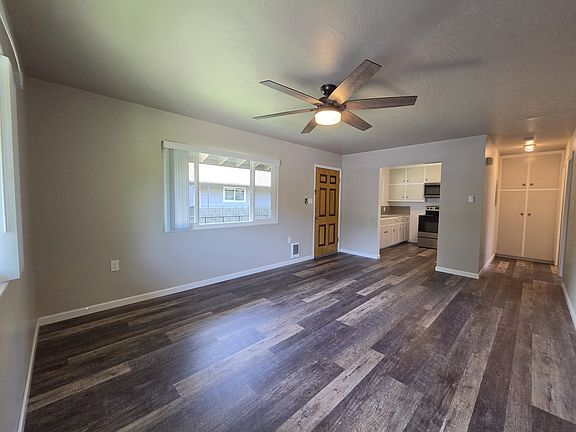 4th image of 5526 Dunsmuir Ave