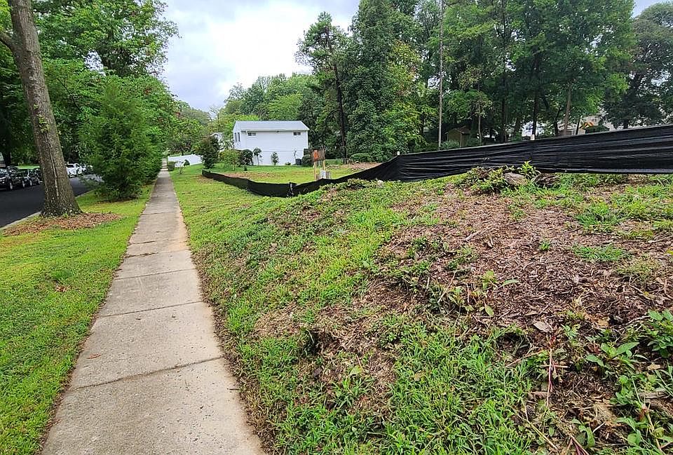 2nd image of 4917 Macon Rd