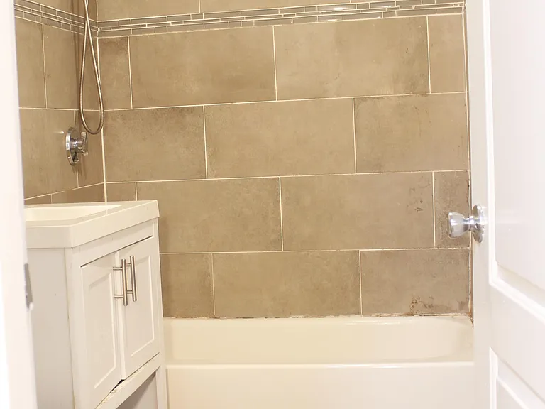 45-47 Coolidge Rd #2 — Photo 7