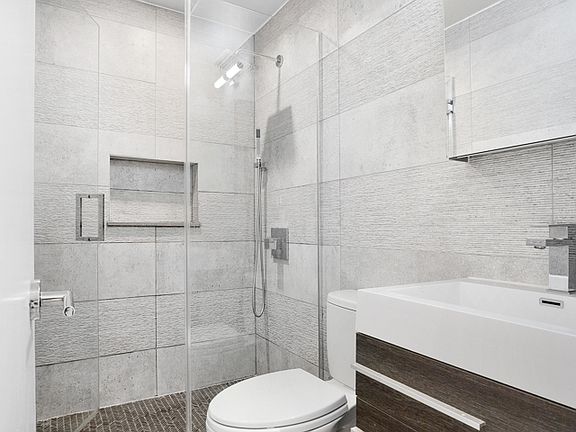 5th image of 9 Stanton St APT 5C