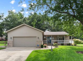 7019 Forest Ridge Dr, Schererville, IN 46375