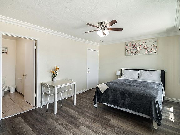 3rd image of 10424 S Broadway APT 2
