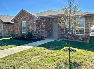 132 Arnold Ave, Burleson, TX 76028