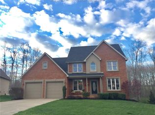 1016 Saint Ives Dr, Hurricane, WV 25526