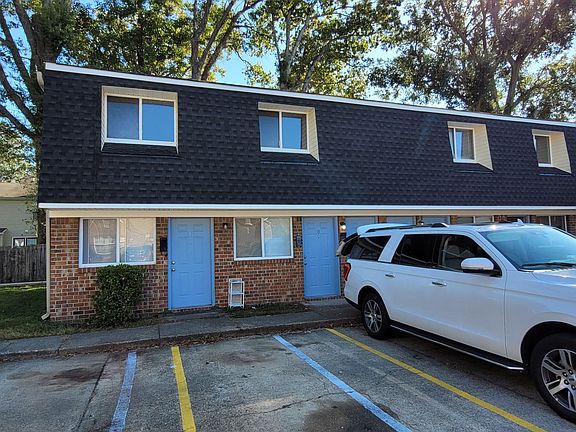 5th image of 7930 Becket St APT 9