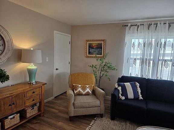 4th image of 2330 38th STREET