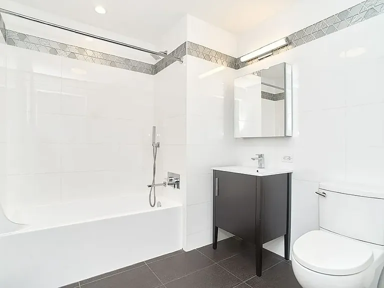 241 Atlantic Ave #4H — Photo 3