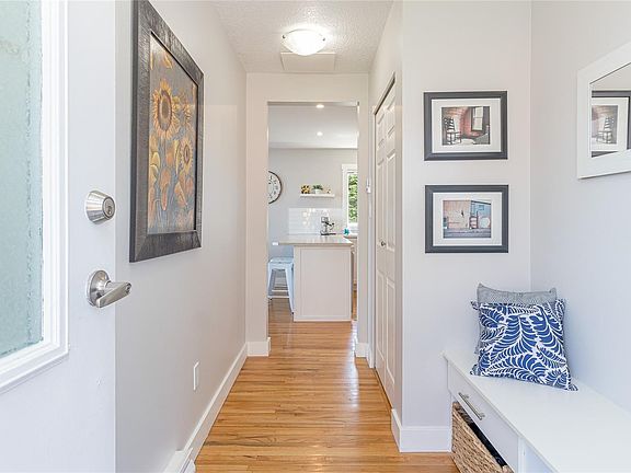 2nd image of 433 Davis Rd