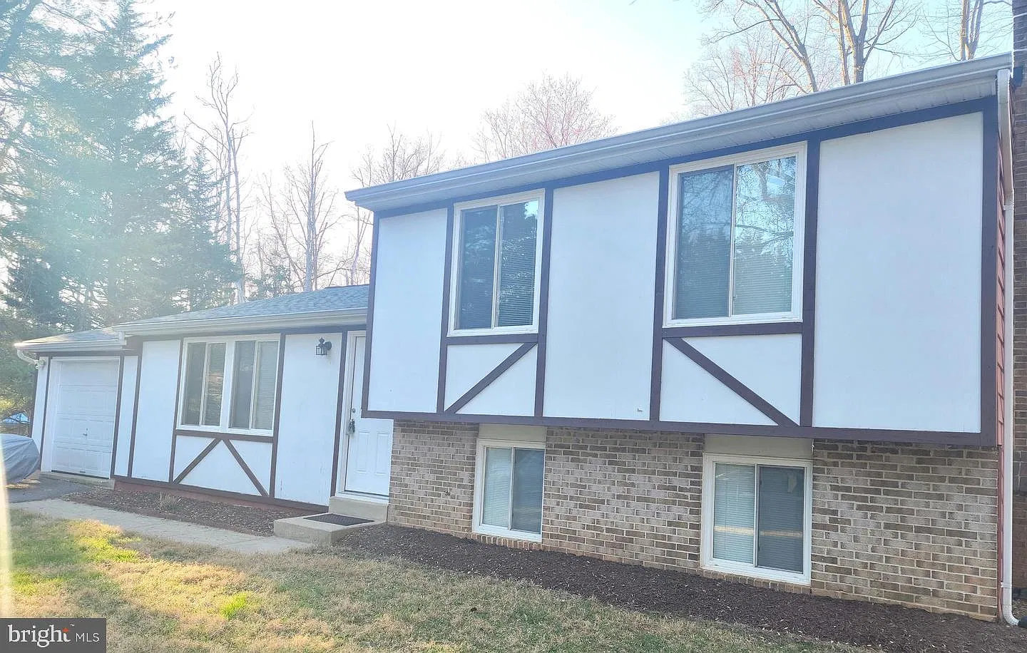 3 bed, 2.0 bath, 1240 sqft, $2,850 — Photo 2
