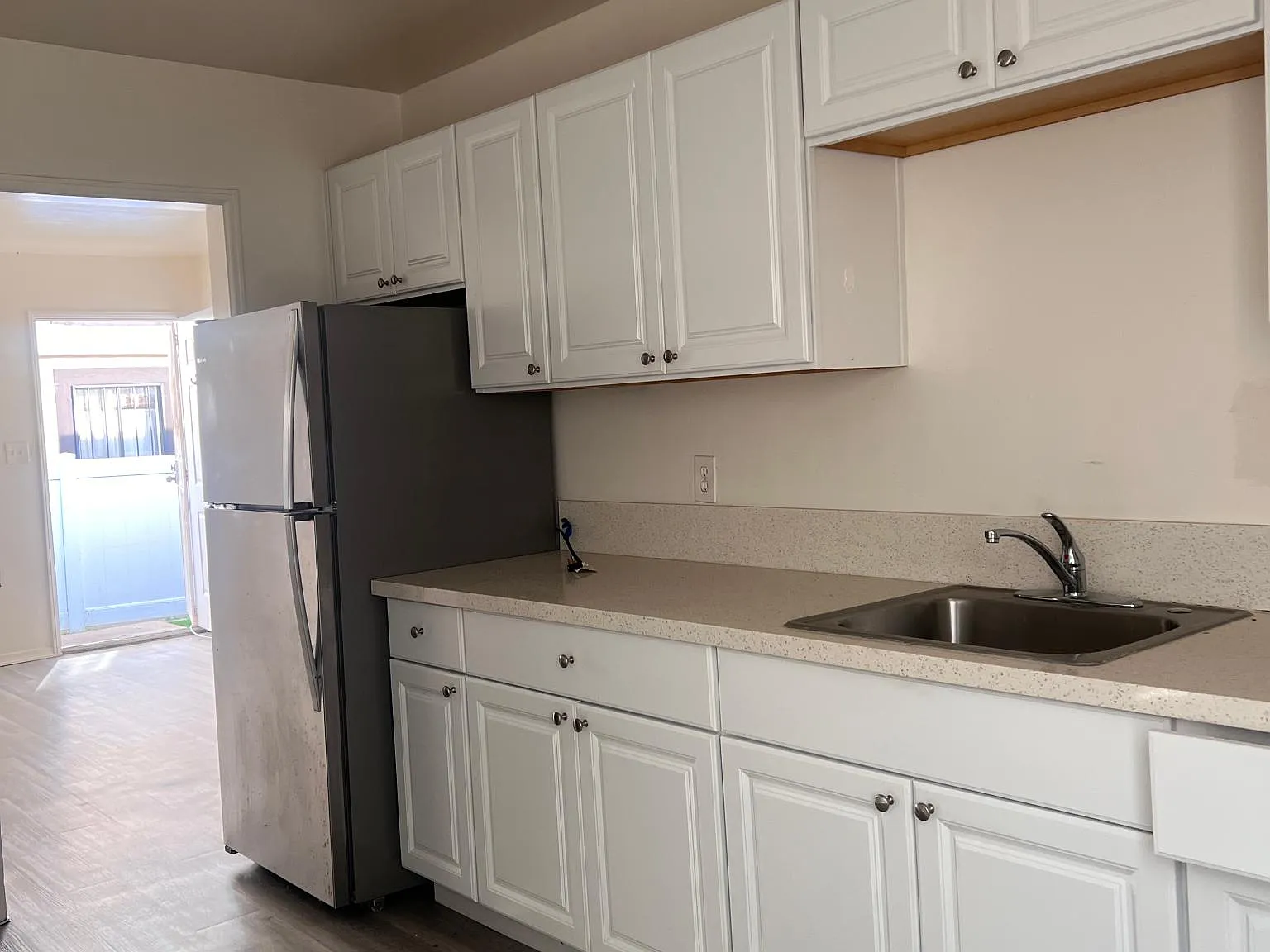 2 bed, 780 sqft, $2,250 — Photo 2