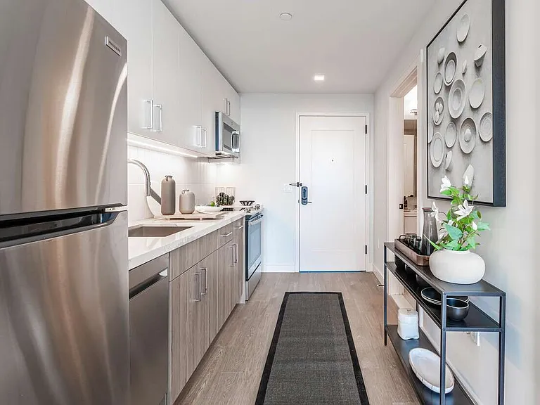 345 Baldwin Ave — Photo 17