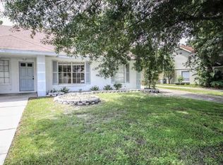 3304 Fox Lake Dr, Tampa, FL 33618