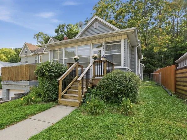 520 S 1st St, Council Bluffs, IA 51503