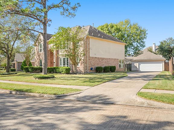 2nd image of 16322 Drystone Ln