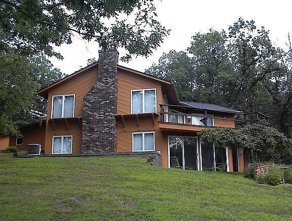 2nd image of 1062 Oak Ct