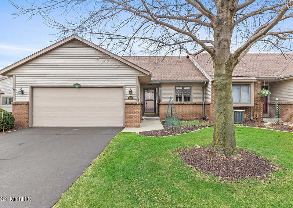 1st image of 1872 Lakeview Dr