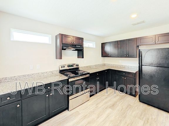 2nd image of 855 Ionia St