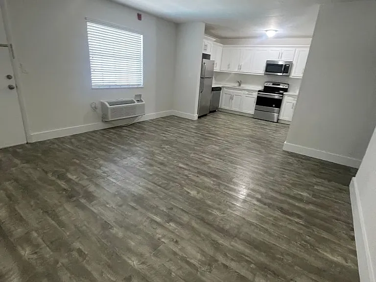 3270 W Trade Ave — Photo 24