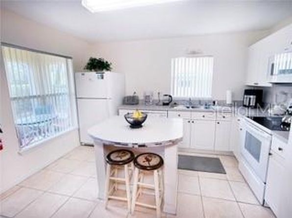 2890 Club Cortile Cir