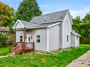 83 Main St, Saranac, MI 48881