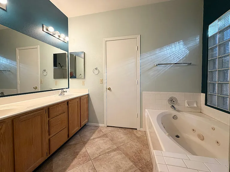 4207 E Juanita Ave — Photo 8