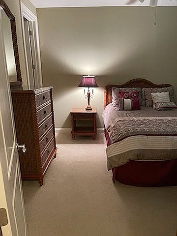  Queen red Bedroom