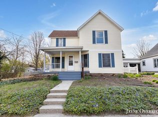 924 S Bridge St, Belding, MI 48809