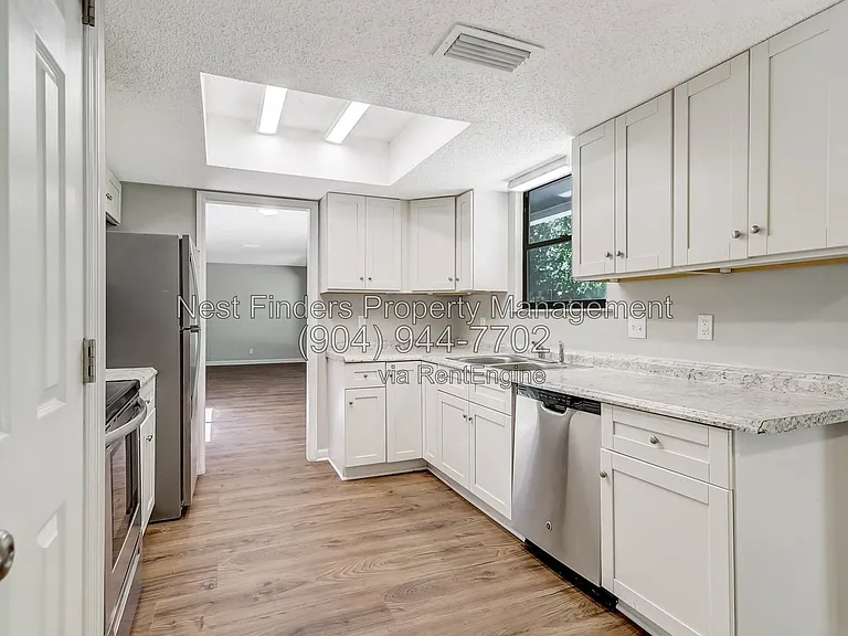 10829 Cheatham Trl — Photo 16