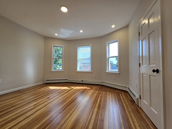 3rd image of 15 Baxter Ave #2