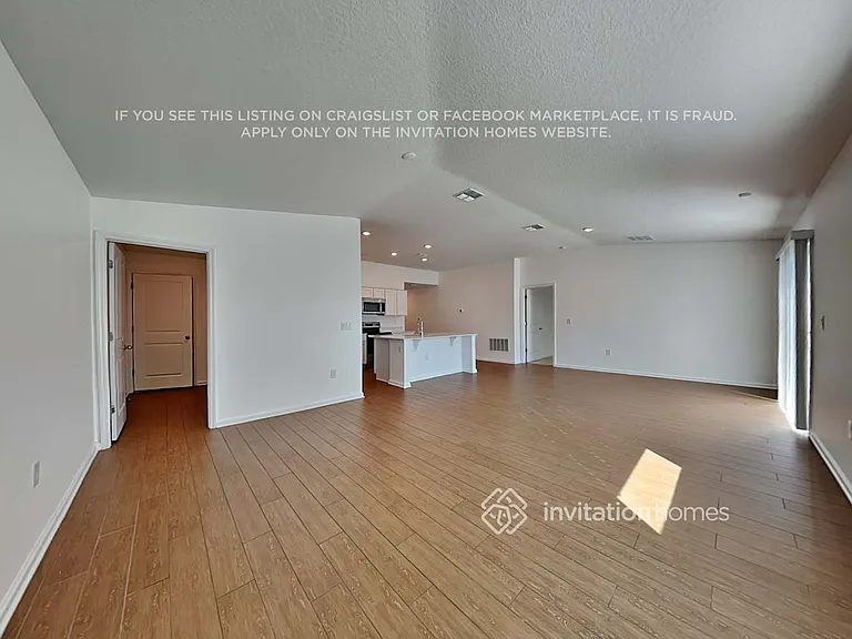 1074 Caitlin Loop — Photo 3