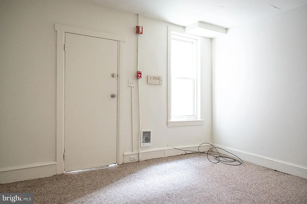 Building Photo - 835 E Chelten Ave #3