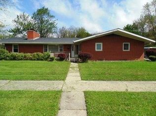 220 E Greenwood Ave, Crown Point, IN 46307