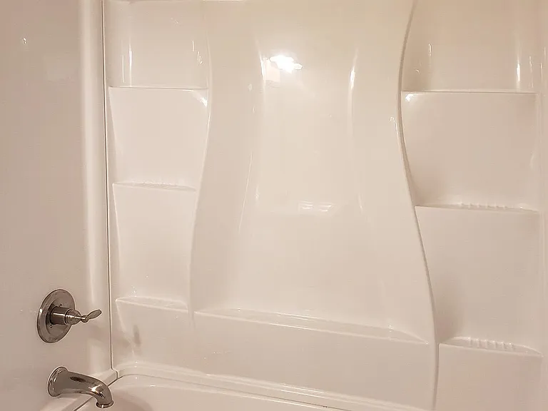 2-Bedroom Hall Bathtub