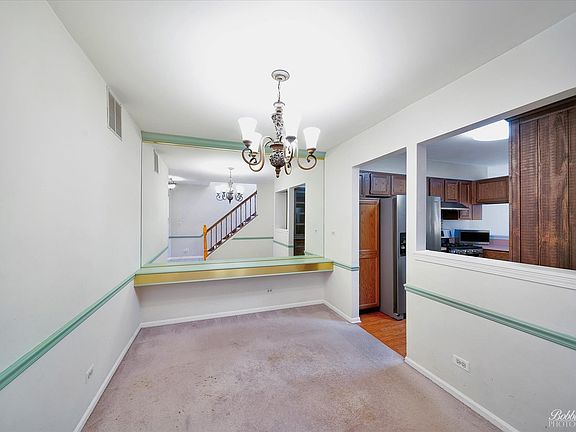 4th image of 1056 Lakewood Cir