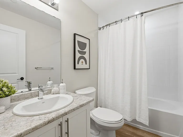 870 Queenston Rd — Photo 22