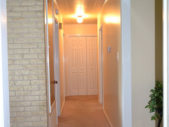 3rd image of 220 E 9th St