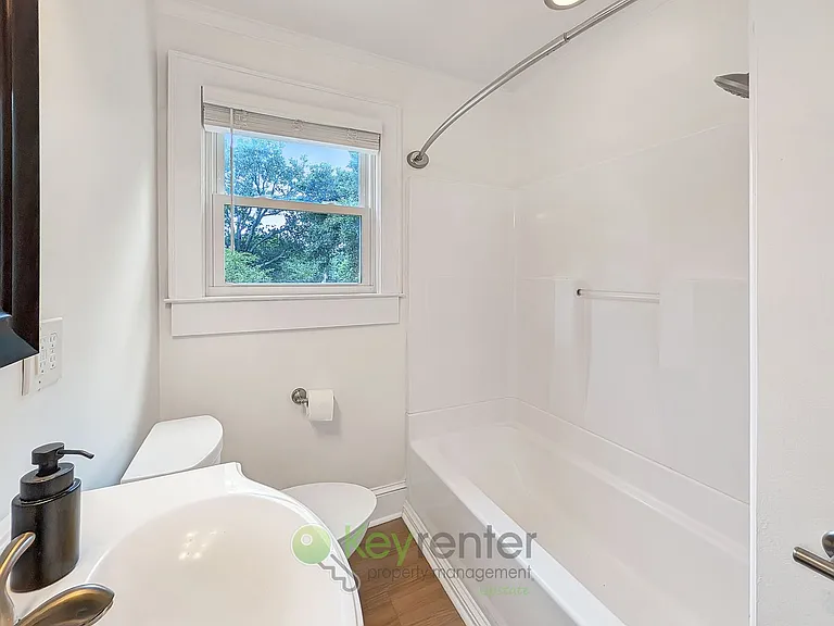 102 Woodville Ave — Photo 12