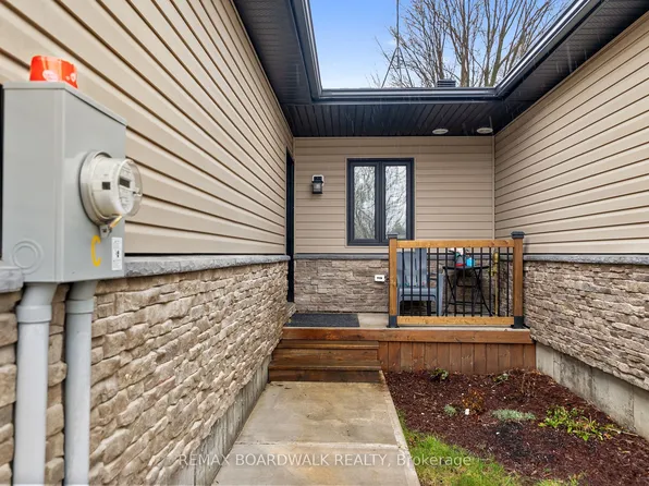 32 David St #C, Edwardsburgh/cardinal, ON K0E 1X0