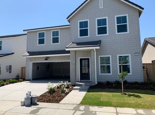 1824 N Phillip Ave, Clovis, CA