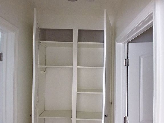 5th image of 837 W 95th St #843