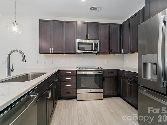 4th image of 3630 N Davidson St #3302