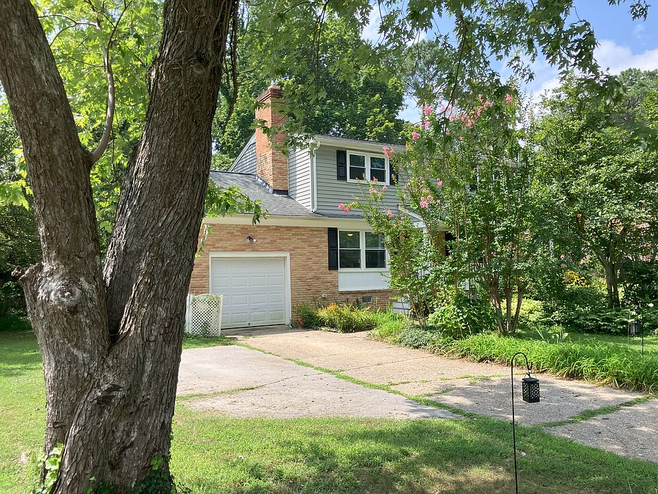 1st image of 100 Chestnut Dr