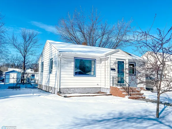 1518 5th St N, Fargo, ND 58102