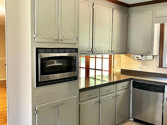 3rd image of 510 Elderberry Ln