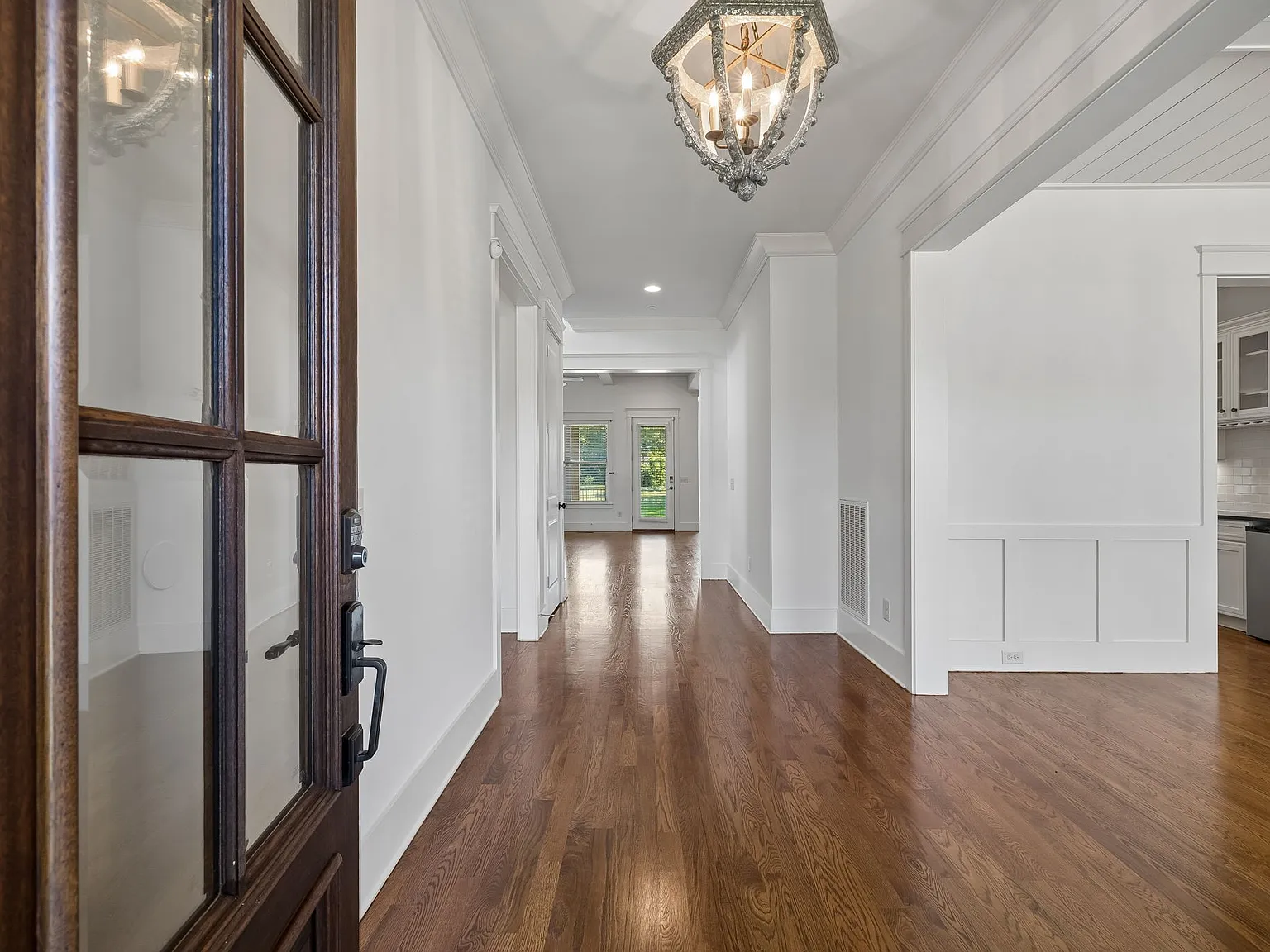 5 bed, 5106 sqft, $7,500 — Photo 3