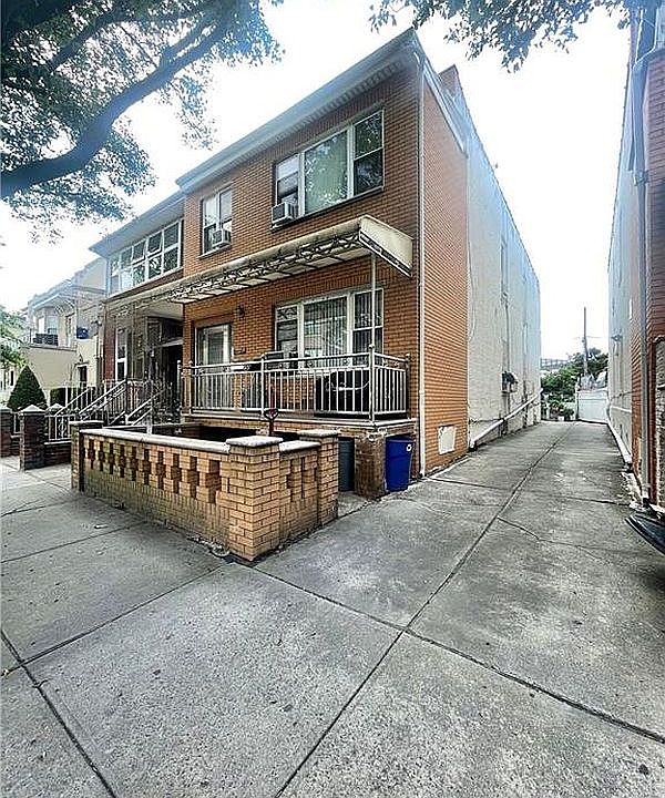 2nd image of 6109 19th Ave