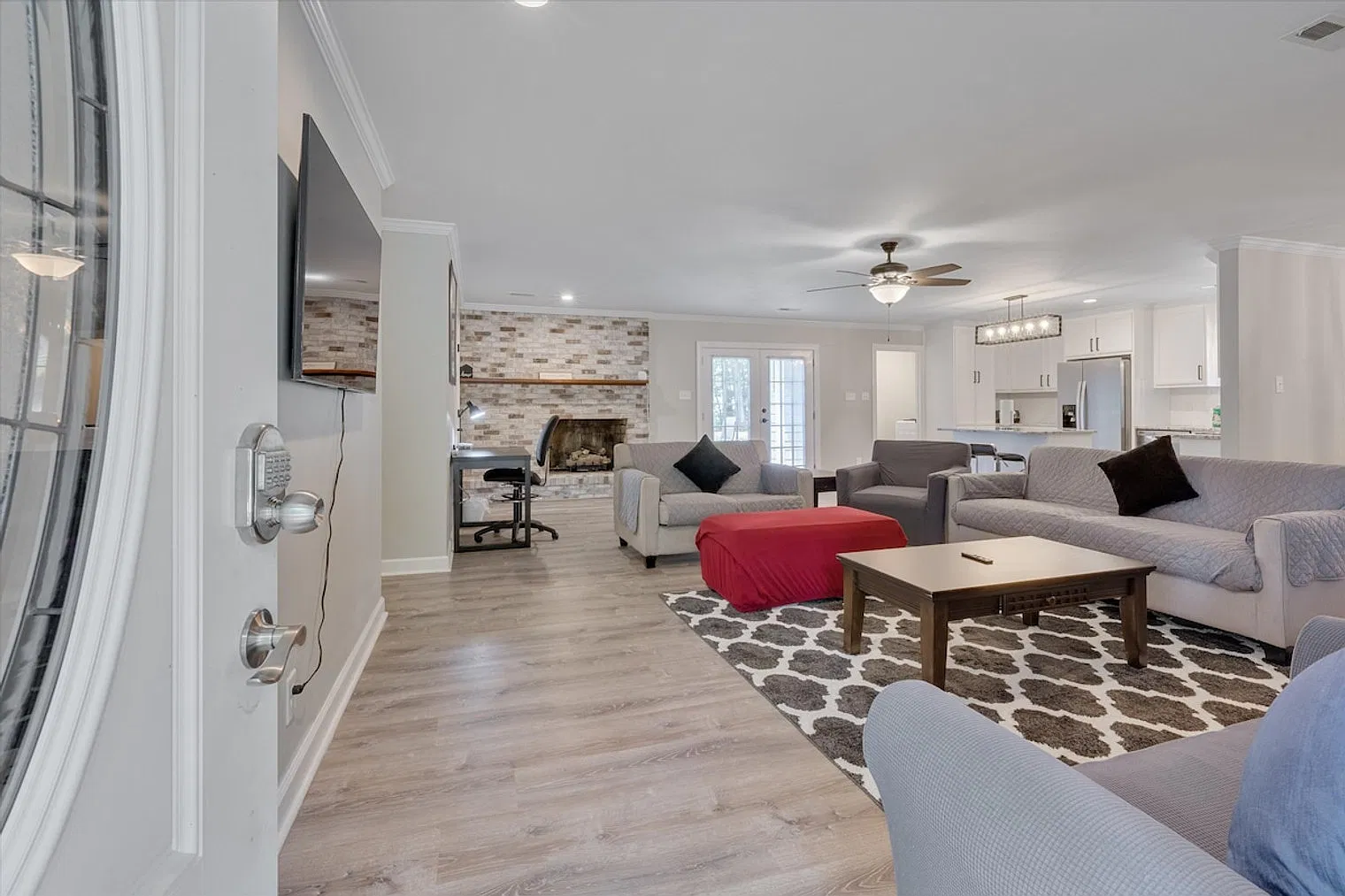 3 bed, 2.0 bath, $4,465 — Photo 1