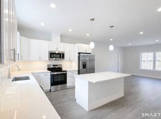 24 Glen Rd #C2, Sandy Hook, CT 06482